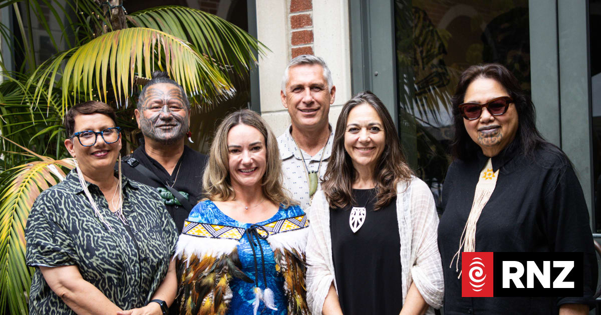Te Whakatōhea iwi reaffirm connection to woven taonga in Los Angeles