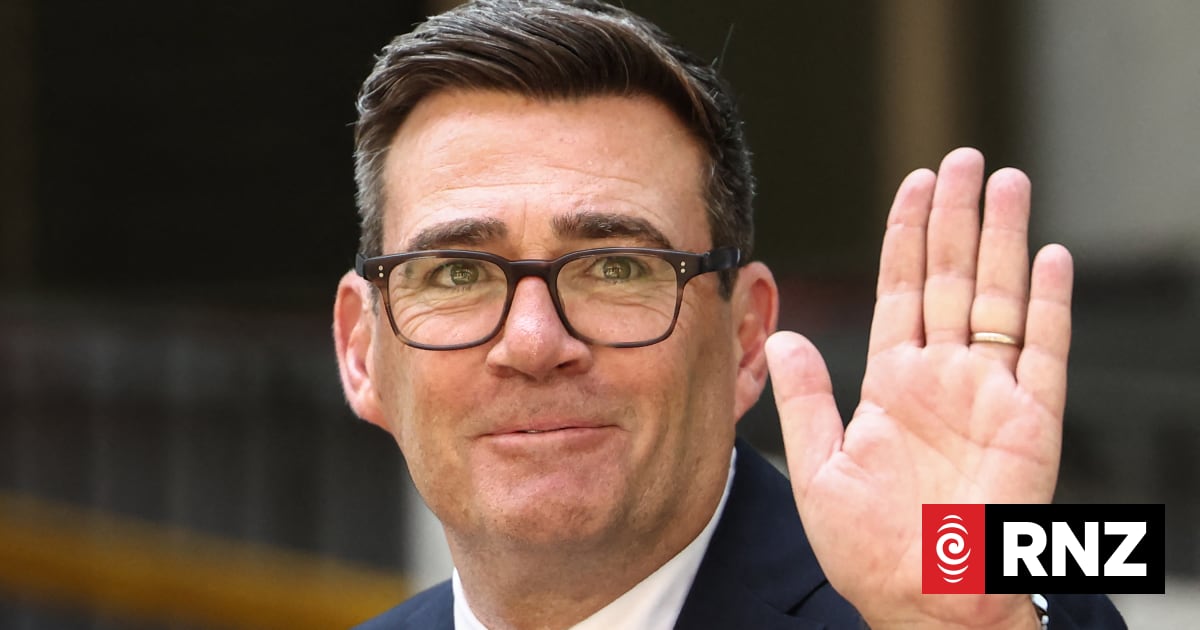 Analysis : Can Britain new leader survive the traps awaiting him ? 