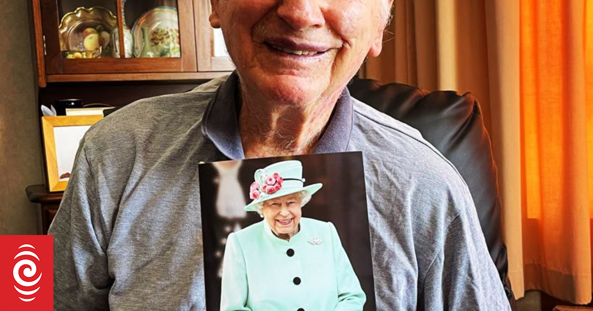 'Immense sadness': Former Prime Minister Helen Clark's father dies at the age of 103