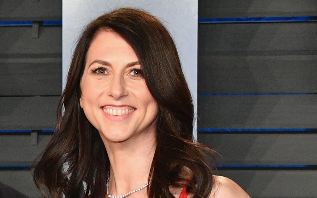 BEVERLY HILLS, CA - MARCH 04:  MacKenzie Bezos attends the 2018 Vanity Fair Oscar Party hosted by Radhika Jones at Wallis Annenberg Center for the Performing Arts on March 4, 2018 in Beverly Hills, California.  (Photo by Dia Dipasupil/Getty Images)