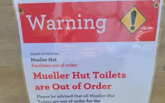 The Mueller Hut Route at at Aoraki Mount Cook National Park has been temporarily closed to day trekkers because the toilets at one of its huts are almost full.