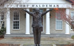 Richard Nixon statue - single use only