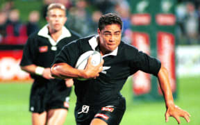 Dylan Mika on the burst for the All Blacks against Samoa in 1999.