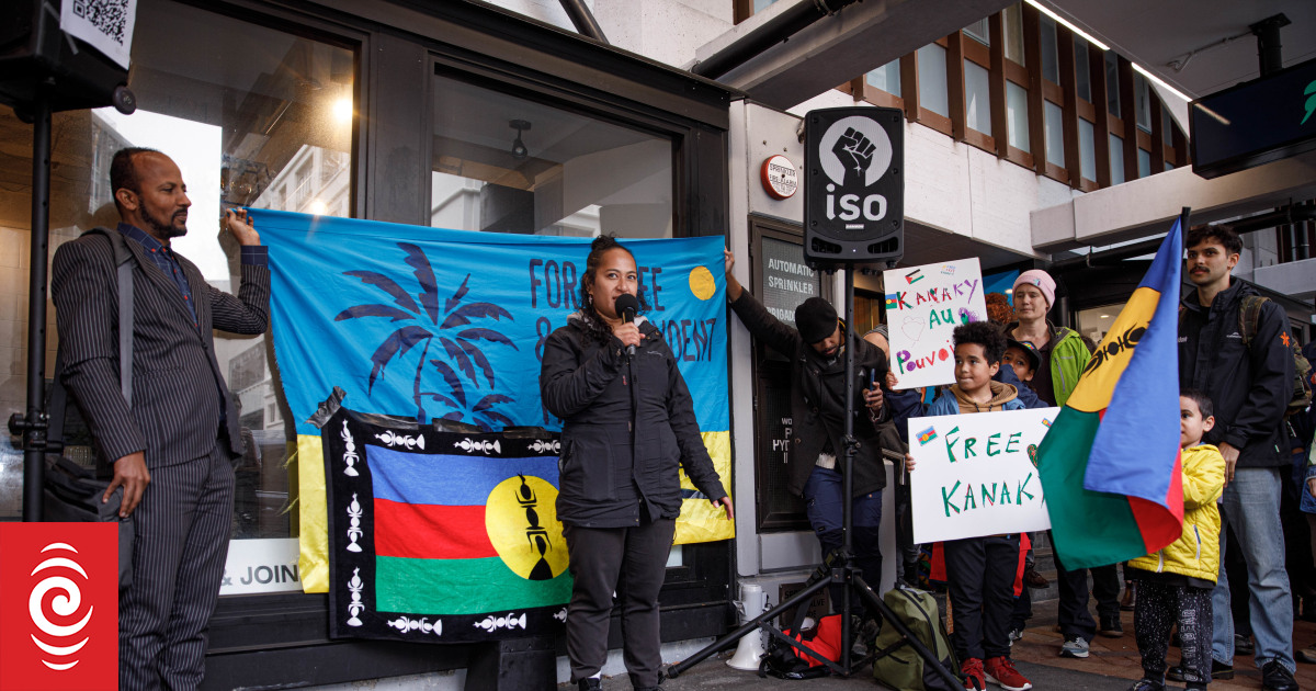 'I can't just stand back': Kanak pro-independence activist following in mum's footsteps - Vimarsana News