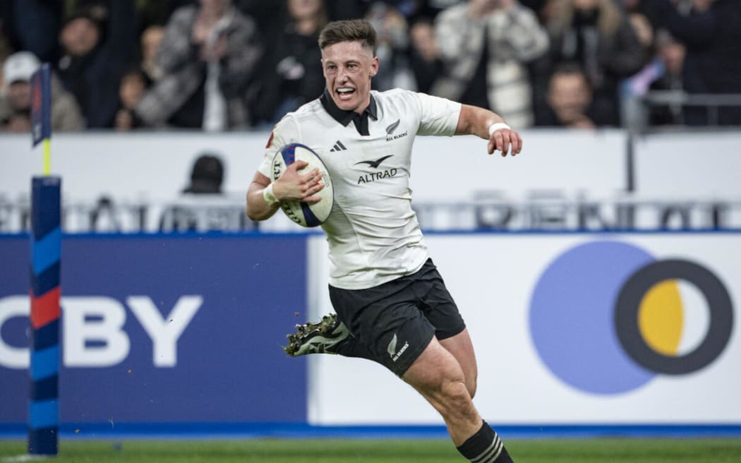 All Black Cam Roigard scores.