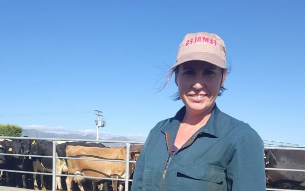 'Farmluencer' creates online community for female farmers | RNZ