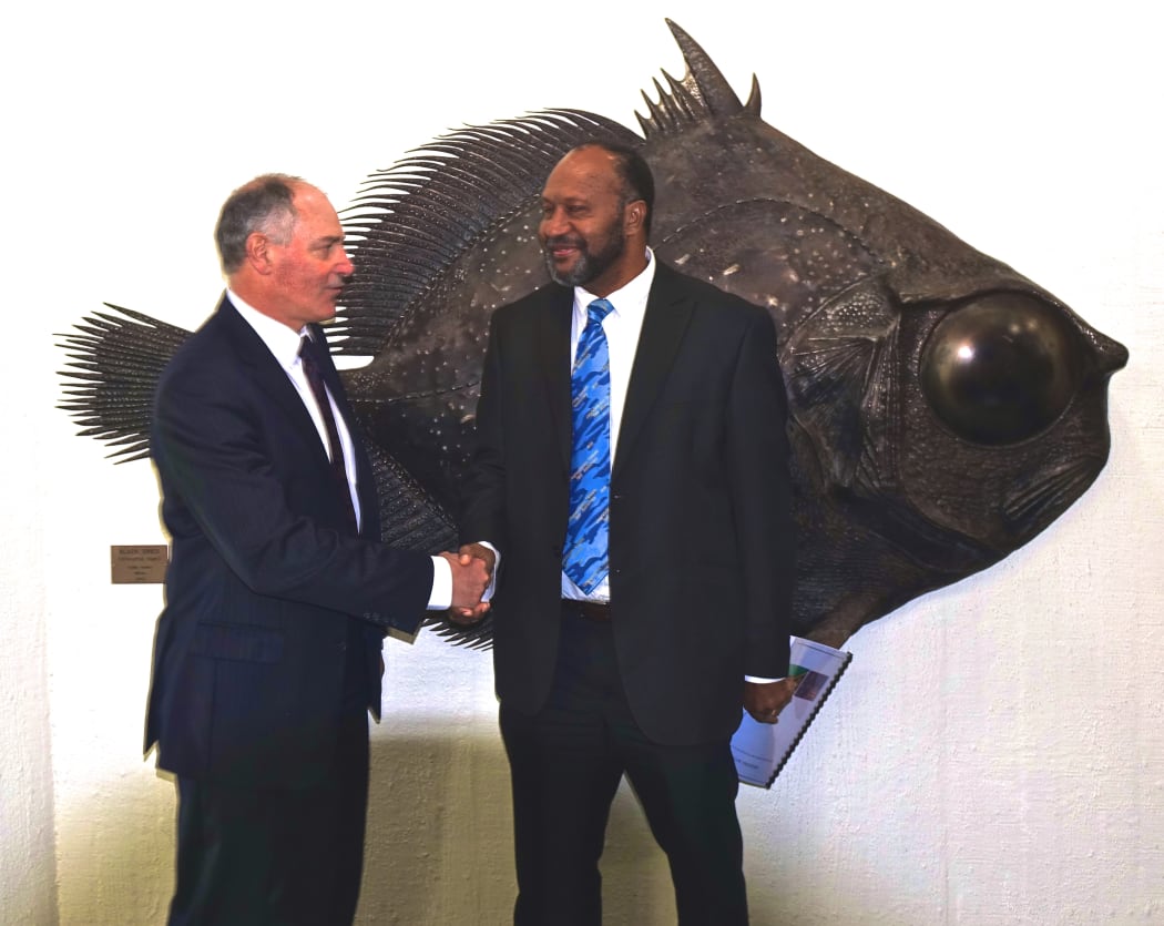 NIWA general manager Rob Murdoch welcomes Vanuatu prime minister Charlot Salwai in Wellington, New Zealand. 10-08-2016