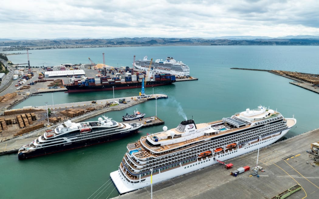 It’s a busy time at Napier Port with Cruise season in full swing.