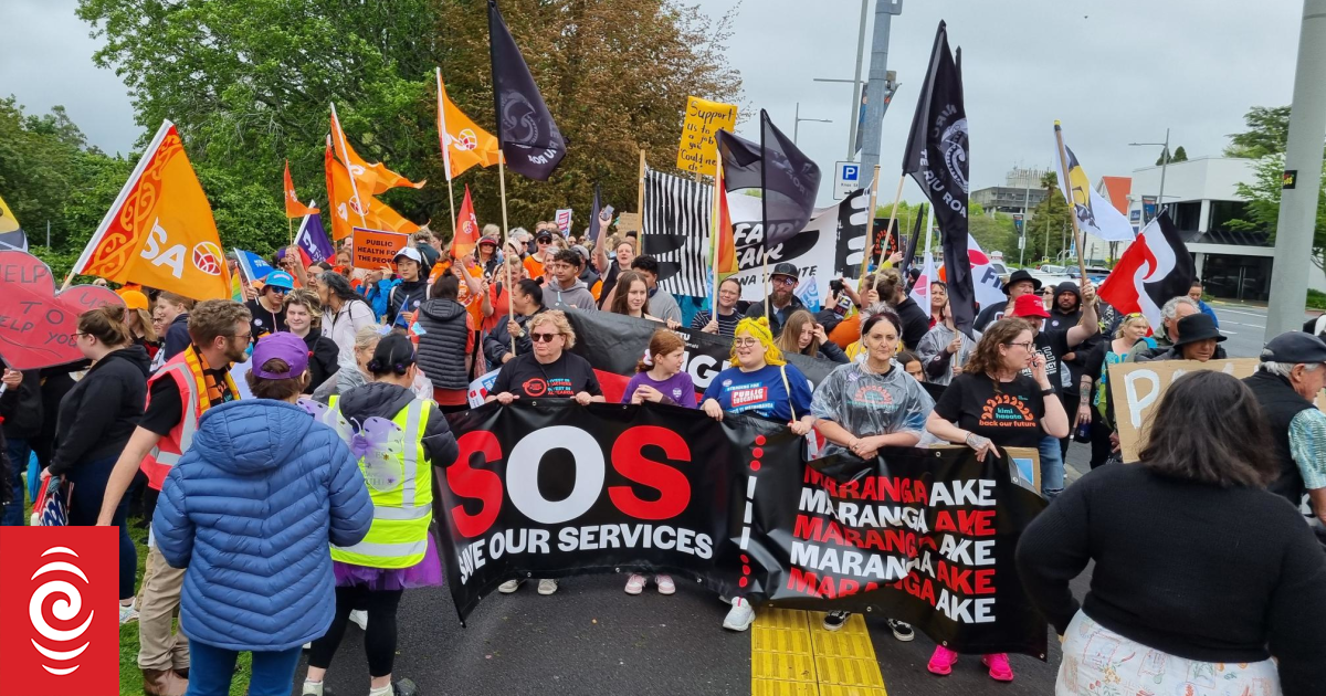 17,000 healthworkers strike for the second time in a month