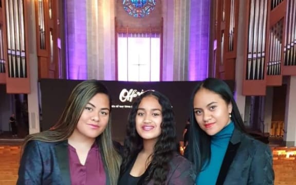 Le Art: Anastasia, Rosetta & Tiresa