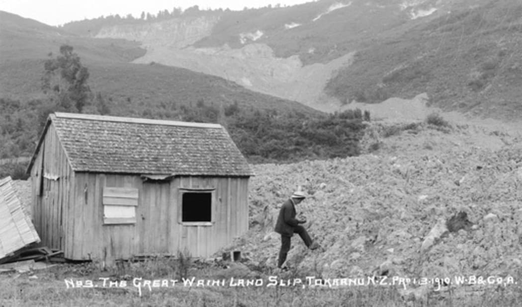 An eruption in 1910 caused a three-metre high landslide at Waihī, Lake Taupō.