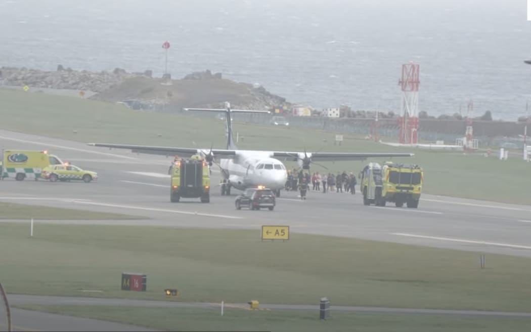 Plane landing 1 September Wellington Airport