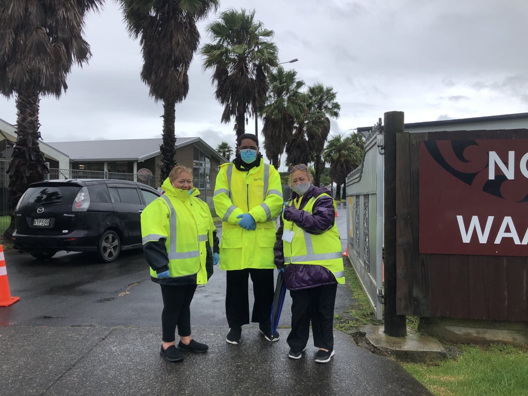 Kai-awhina at Ngā Wharewātea marae