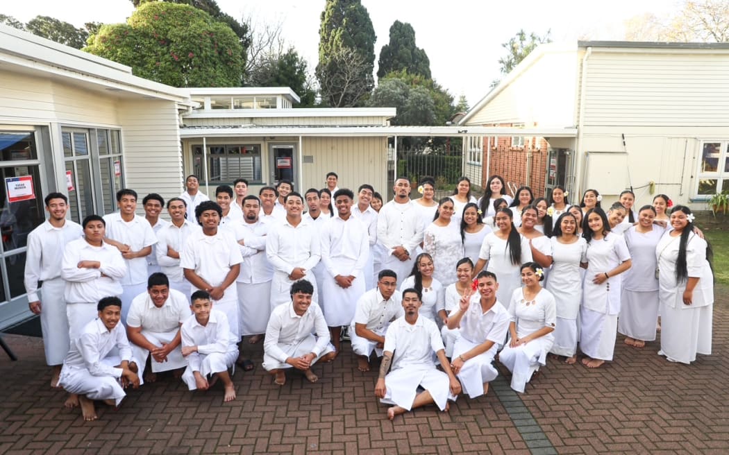 Combined Aufaipese with students from Papatoetoe High, De La Salle, Sir Edmund Hilary and James Cook High.