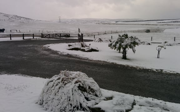 Snow in Wedderburn, Central Otago