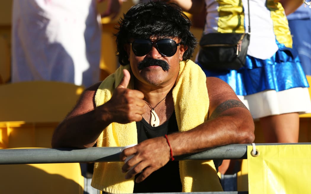 Seven fan posing as Billy T.