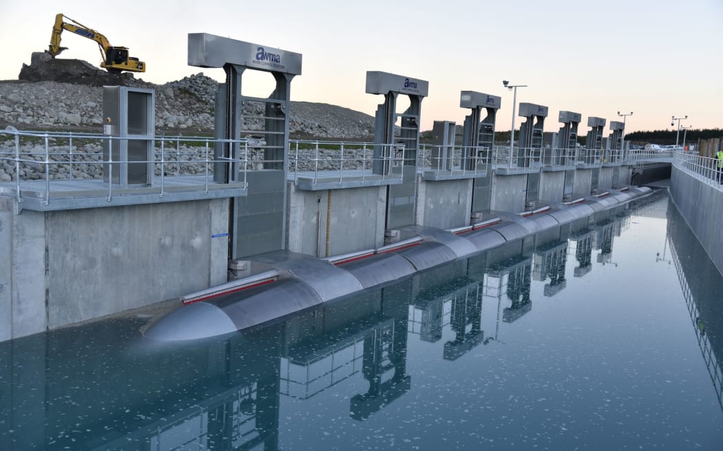 A state-of-the art fish screening facility at Klondyke in mid-Canterbury is preventing fish being swept out of their river and into a 67 kilometre-long canal scheme.