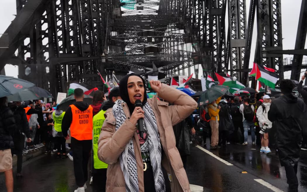 Amal Naser.