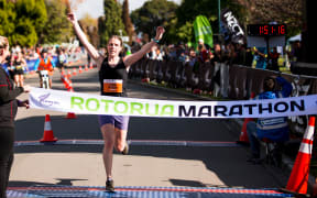 Alice Mason wins the 2019 Rotorua Marathon.