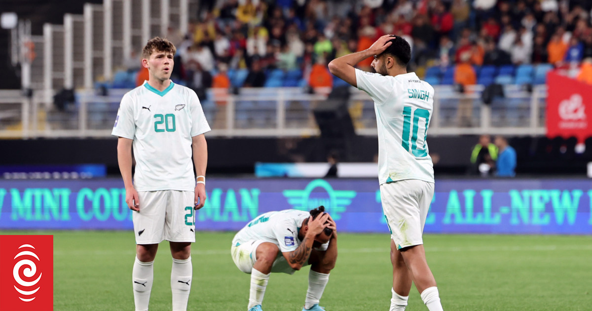 Still a balancing act for All Whites coach Darren Bazeley - Vimarsana News