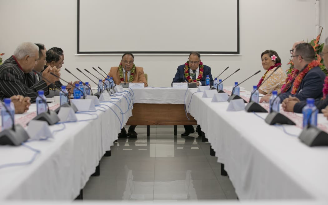 Samoa's Deputy Speaker of Parliament, Auapaau Mulipola Aloitafua (centre left) and New Zealand's Speaker of Parliament Adrian Rurawhe (centre right) co-chair a meeting between MPs from both countries to discuss the functions and operations of select committees.