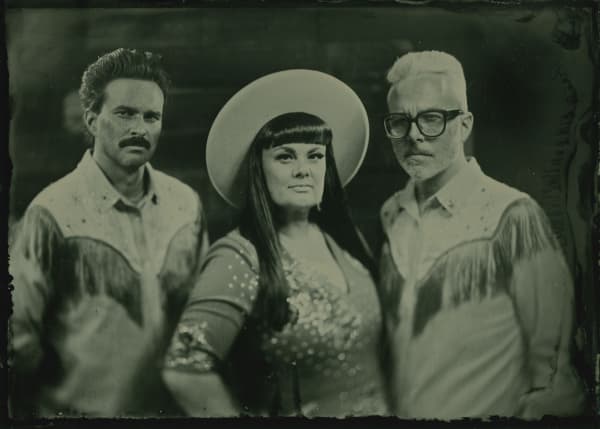 Tami Neilson with brothers Todd Neilson (left) and Jay Neilson (right) who collaborated on her 2024 album 'Neilson Sings Nelson'
