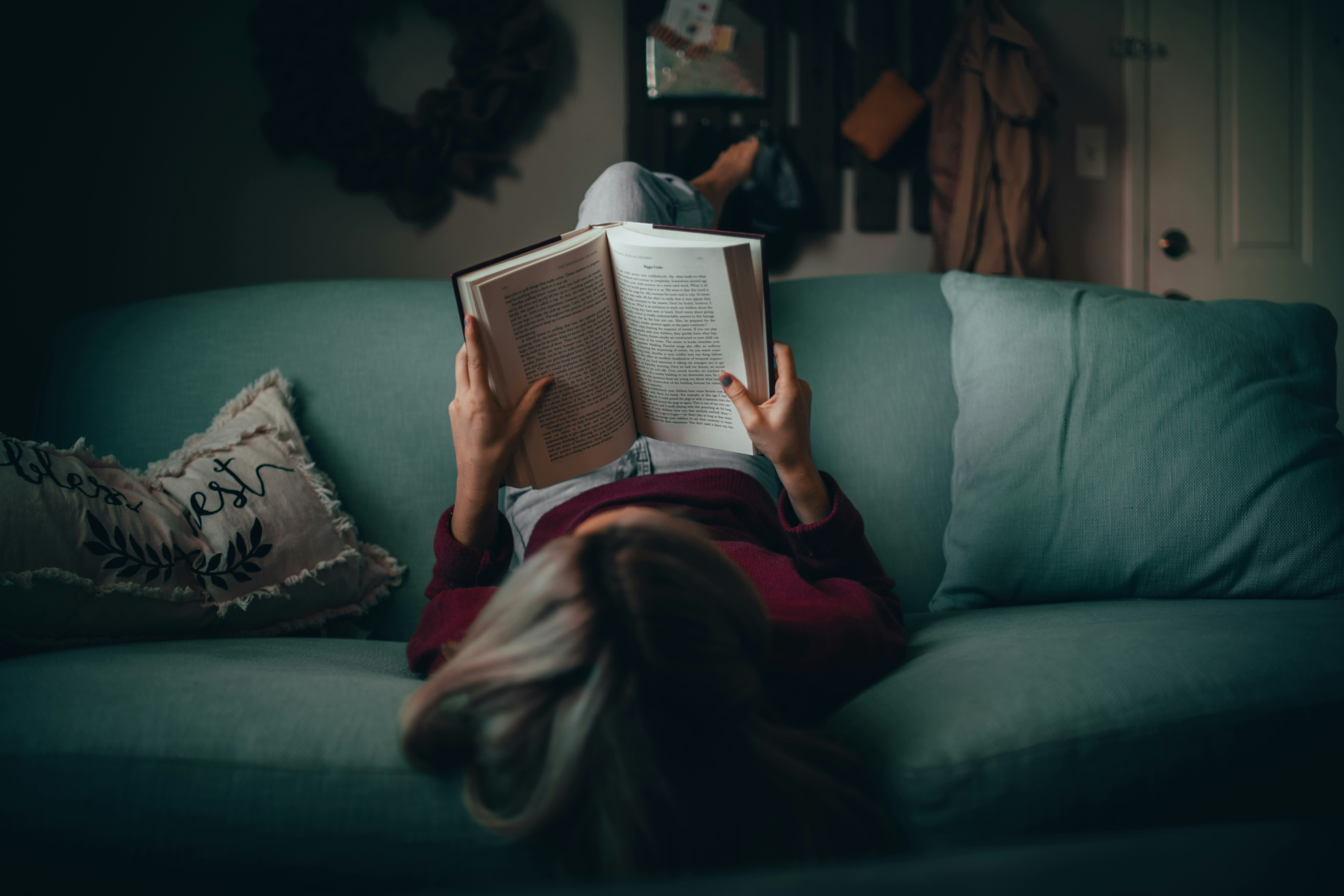 Offbeat titles shake up the 2026 Booker Prize shortlist | RNZ