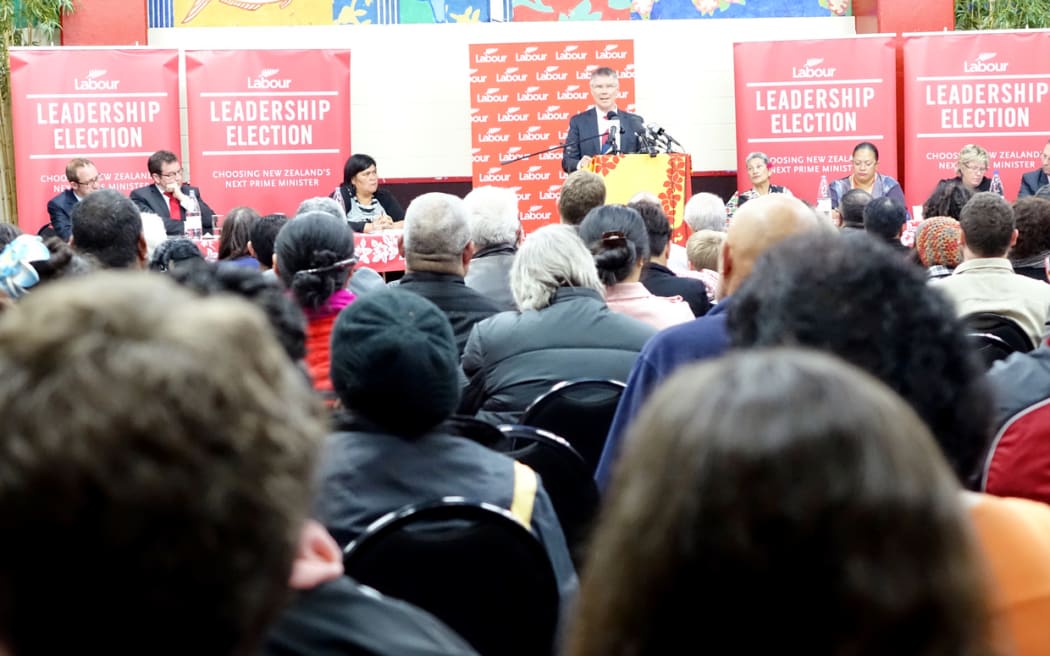 About 200 people came to see the candidates at the last meeting in Auckland.