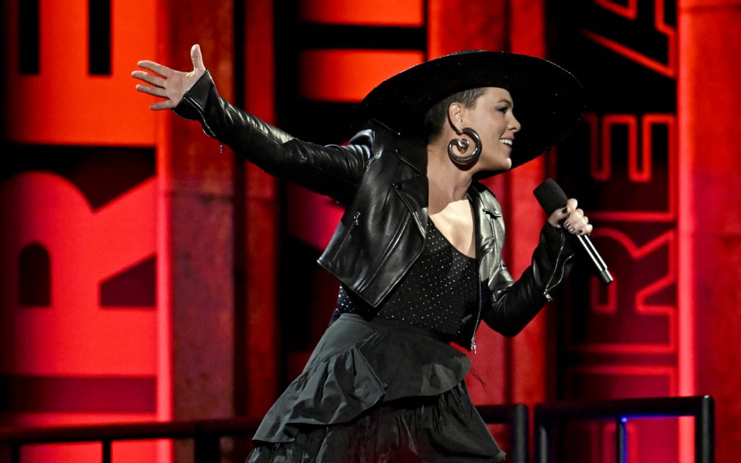 INGLEWOOD, CALIFORNIA - JANUARY 30: P!nk performs onstage during the FIREAID Benefit Concert for California Fire Relief at The Kia Forum on January 30, 2025 in Inglewood, California.   Scott Dudelson/Getty Images for FIREAID/AFP (Photo by Scott Dudelson / GETTY IMAGES NORTH AMERICA / Getty Images via AFP)