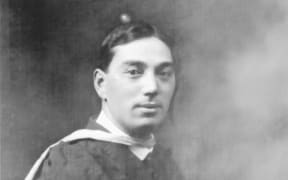 Te Rangi Hīroa, Sir Peter Buck, the first Māori graduate, 1904.