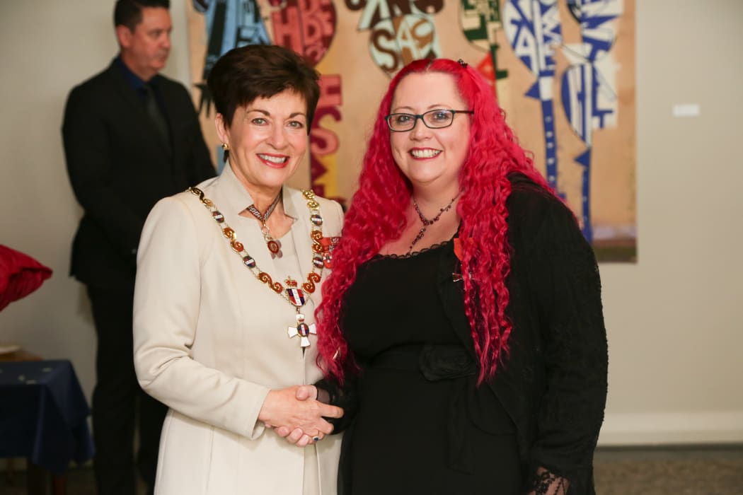 Dr Siouxsie Wiles receives an MNZM for services to microbiology and science communication