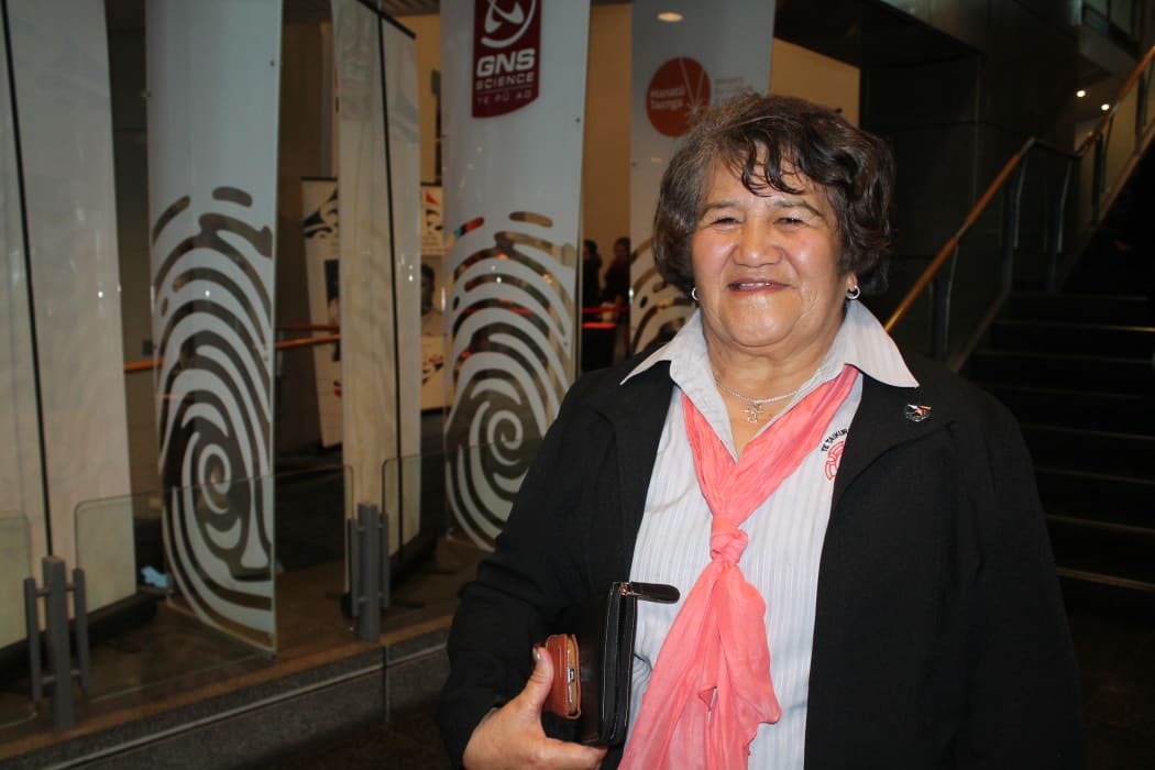 Kura Simon tutors the kaumatua group Te Taikura o Te Awa Tupua based in Whanganui.