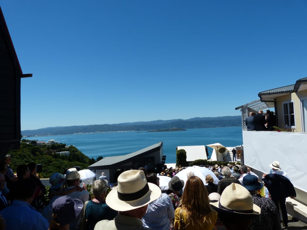 Hundreds gather to farewell Sir Ian Athfield at a service in Khandallah.
