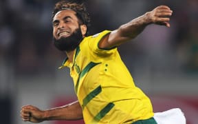 Imran Tahir celebrates the wicket of de Grandhomme.