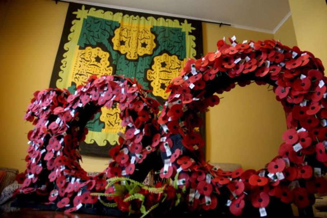 Poppies pinned on by the descendants of Cook Island soldiers.