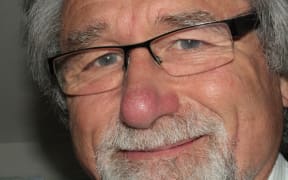Ocular Prosthetist and University of Auckland Honorary Fellow, Dr Keith Pine.