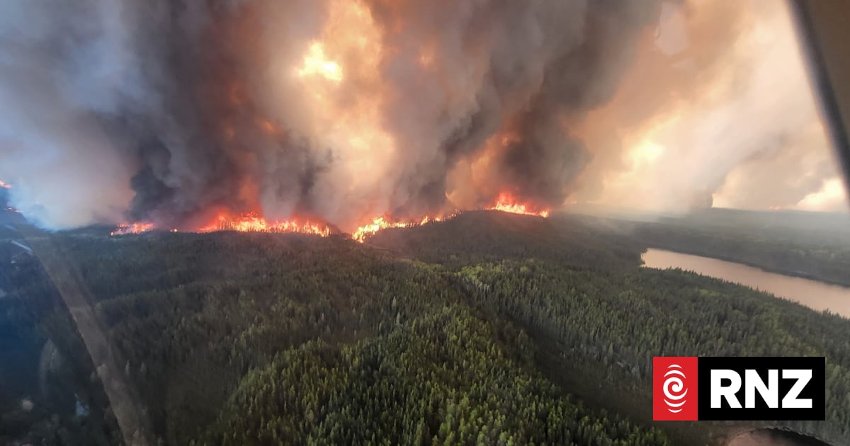 'Hopefully we can lend a hand' - more Kiwi fire-fighters head to Canada ...