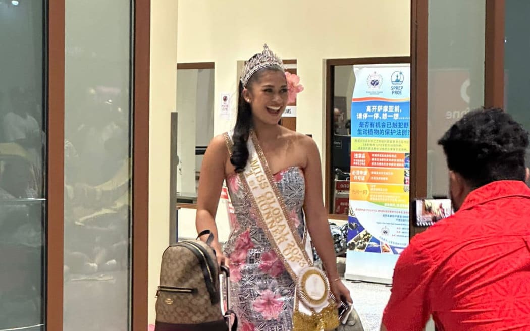 Haylani Kuruppu is welcomed home by the Samoan community.