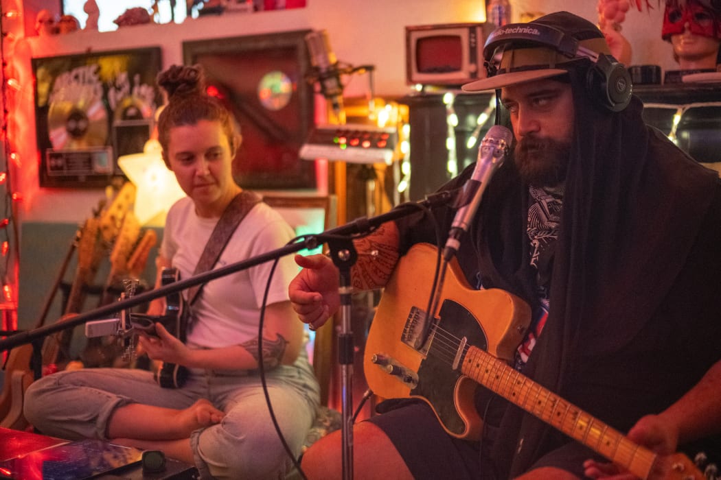 Marika Hodgson and Troy Kingi in Rancho de la Luna