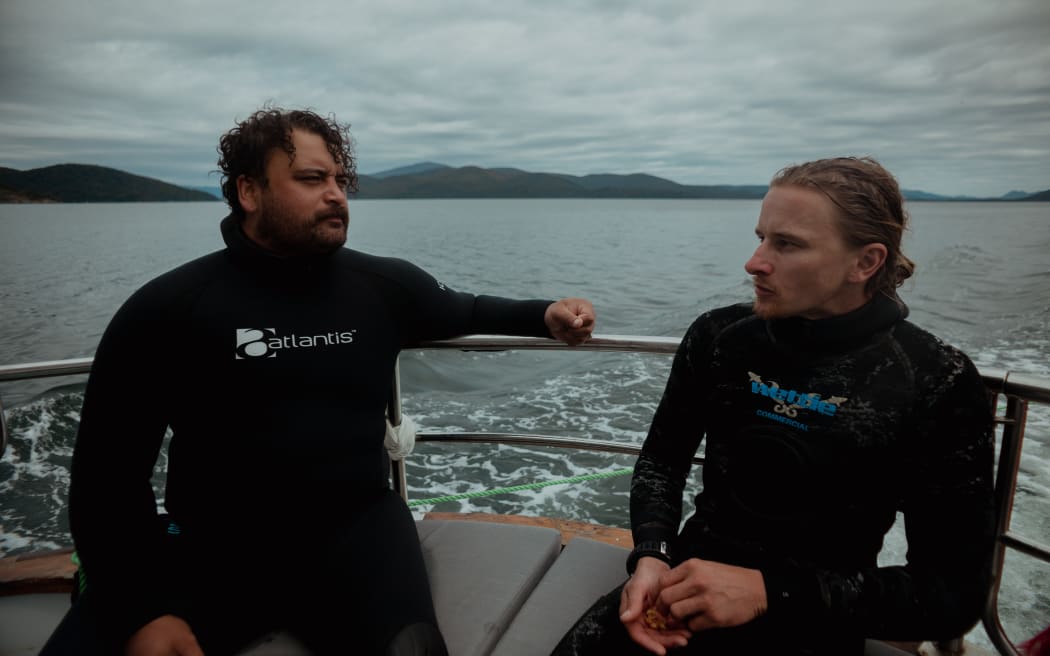 Troy and Johnny Sharplin after diving in Rakiura
