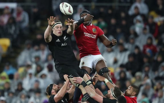 Brodie Retallick (left) and Maro Itoje compete for the ball at a line-out during the second Test.