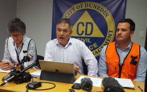 Dunedin Mayor Dave Cull gives a civil defence briefing.