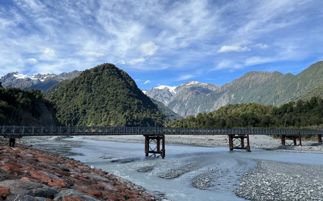 The Waiho (Waiau) River and State highway bridge at Franz Josef Glacier. The stopbank to the left is to be raised and extended 2.5km.
