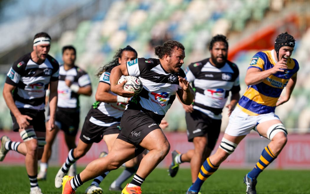 Hawke's Bay prop Pouri Rakete-Stones.