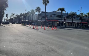 The temporary roundabout at the Peel Street and Gladstone Road intersection replaced the traffic lights since 19 February, when the control box short-circuited after too much water got into it.