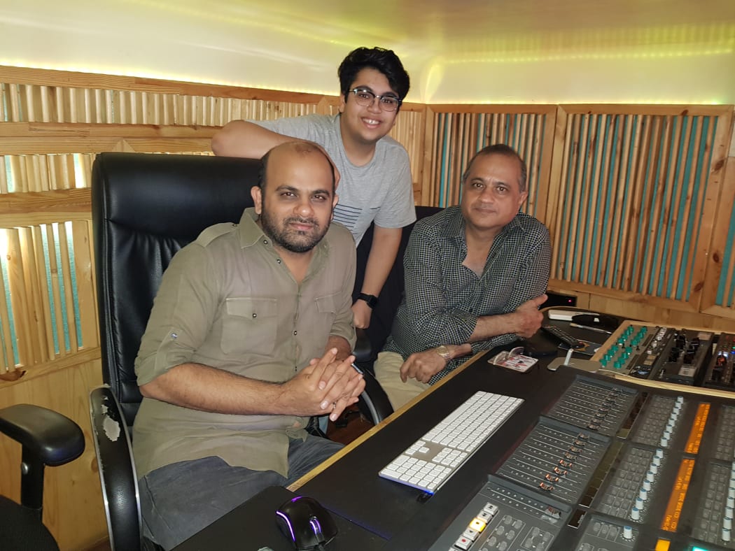 Chaitanya Rajapurkar (middle), with Aslam and Aftab Khan