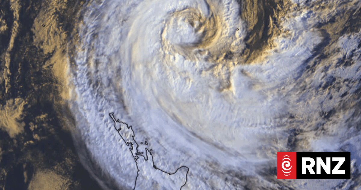 Weather: First impacts could be felt Saturday morning as Cyclone Vaianu nears