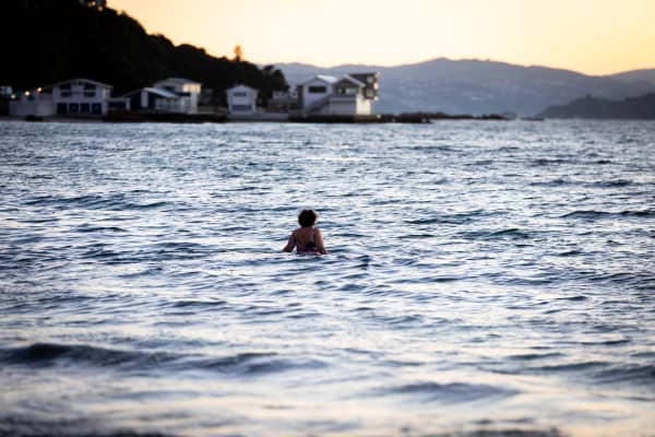 Better Beach Babes, coldwater swimming
