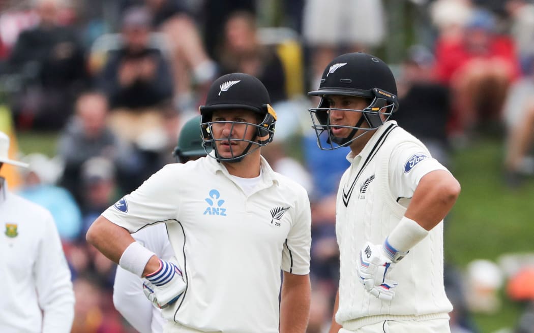 New Zealand's Neil Wagner and Ross Taylor. 2017.