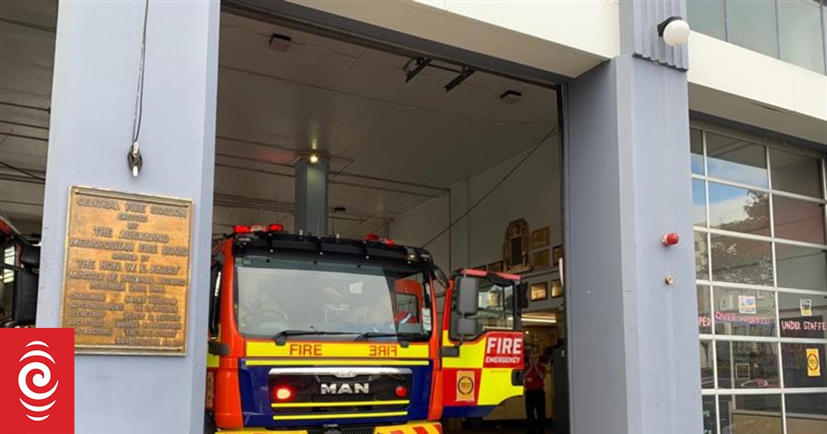 Another firetruck breaks down while fighting blaze